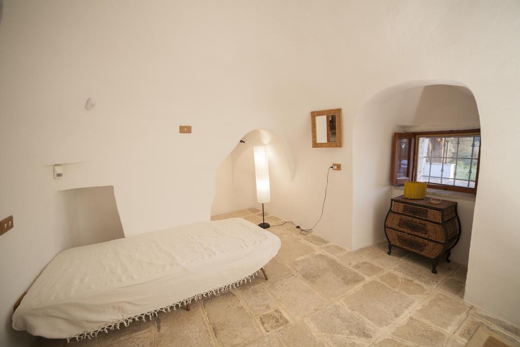 Вилла Trullo Degli Ulivi Остуни Экстерьер фото