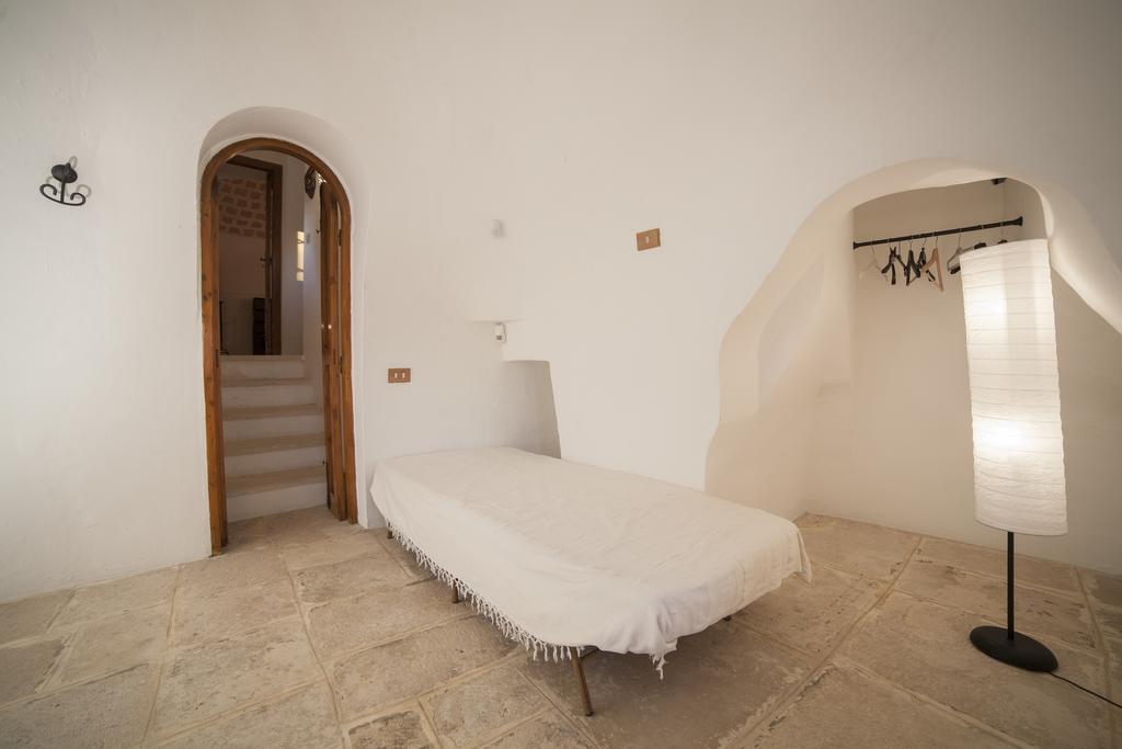 Вилла Trullo Degli Ulivi Остуни Экстерьер фото