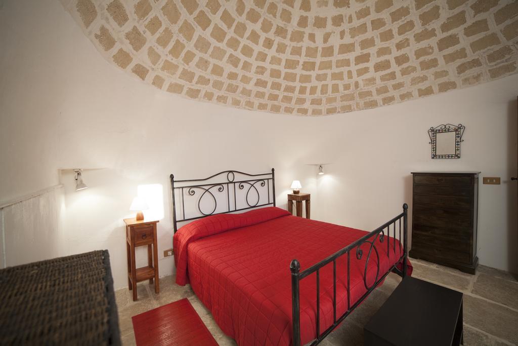 Вилла Trullo Degli Ulivi Остуни Экстерьер фото