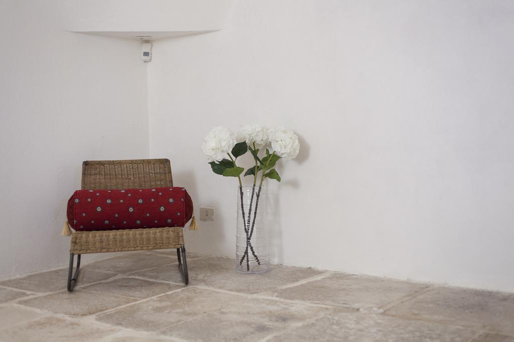 Вилла Trullo Degli Ulivi Остуни Экстерьер фото