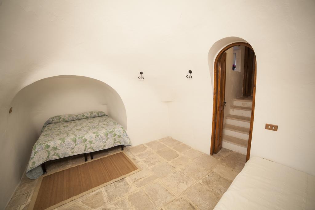Вилла Trullo Degli Ulivi Остуни Экстерьер фото